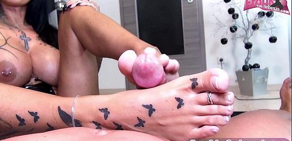  Deutsche dominante dicke titten tattoo amateur milf wichs schwanz mit füßen bis zum orgasmus